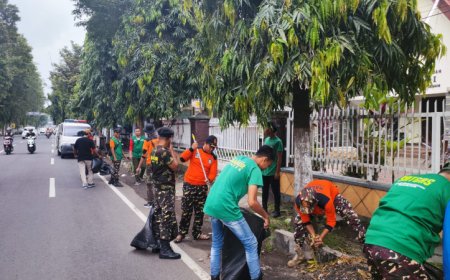 Honorer Dirumahkan, GP Ansor Jember Gelar Aksi Bersih-Bersih Sampah