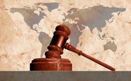 Kericuhan Sidang Pencemaran Nama Baik Hotman Paris: Dampak Panjang bagi Karier Pengacara Razman Arif Nasution dalam Dunia Hukum Indonesia!