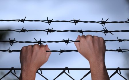 Hamas Serahkan Tiga Tawanan Pria kepada Komite Palang Merah Internasional di Gaza