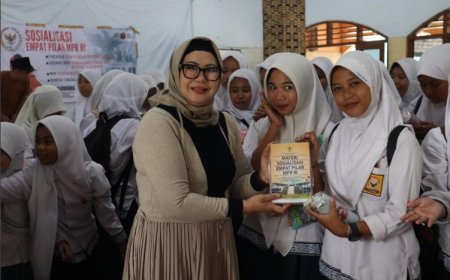 Ina Ammania Gelar Sosialisasi Empat Pilar Kebangsaan di Ponpes Alqodiriyah Parijatah Wetan Banyuwangi