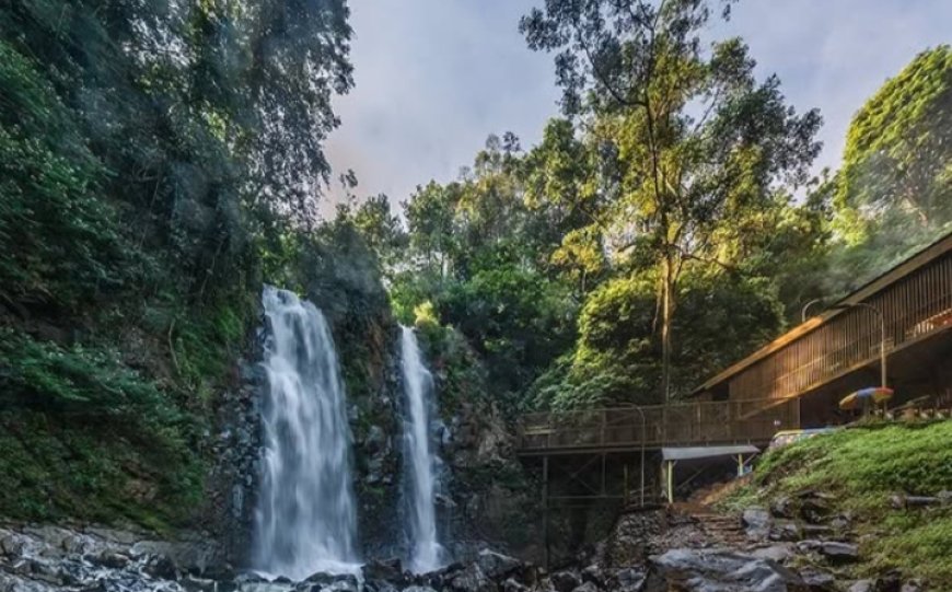 Menyusuri Keajaiban Alam Curug Cinulang di Sumedang: Pesona Air Terjun Kembar yang Instagramable dan Menyegarkan