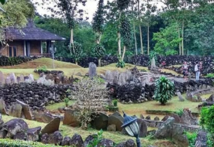 Mengungkap Misteri Sejarah Zaman Megalitikum di Taman Purbakala Cipari: Menelusuri Jejak Peradaban Purba di Ketinggian 661 Meter
