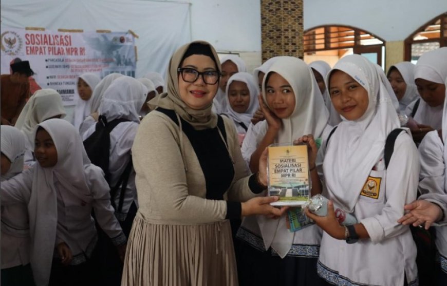 Ina Ammania Gelar Sosialisasi Empat Pilar Kebangsaan di Ponpes Alqodiriyah Parijatah Wetan Banyuwangi