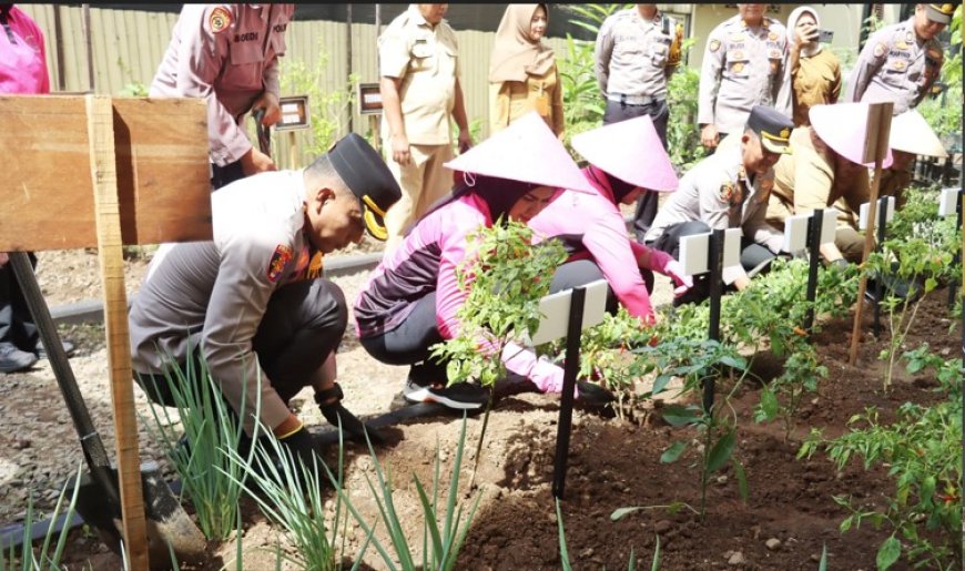 Polresta Banyuwangi Launching Program Pekarangan Pangan Lestari untuk Ketahanan Pangan dan Makan Bergizi Gratis