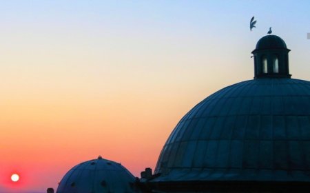 Qiyamul Lail: Menghidupkan Malam dengan Salat dan Munajat, Menemukan Ketenangan dalam Keheningan Malam