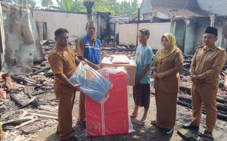 Wabup Situbondo Salurkan bantuan ke Rumah Warga yang Terbakar