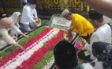 Safari Ramadan, Menteri ESDM Ziarah Makam Pendiri NU