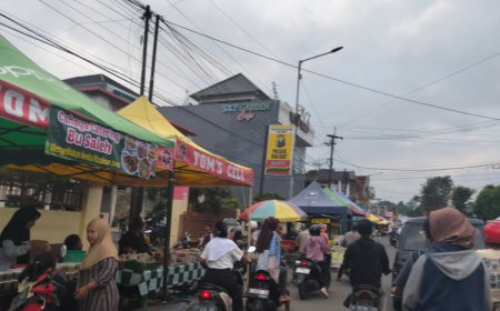 Hujan Masih Jadi Kendala Utama Pedagang Kaki Lima Kalisat