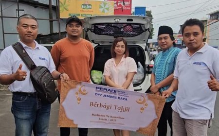 DPC Peradi Jember, Tebar Ratusan Takjil di Jalan Karimata
