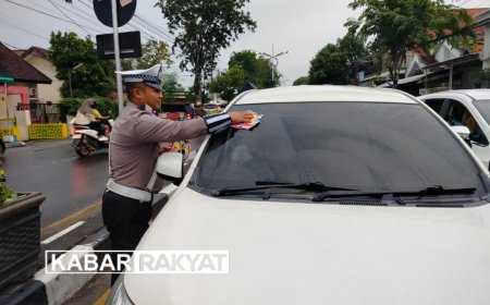 Satlantas Polres Sampang Gencar Melaksanakan Sosialisasi Dijalan Jelang Hari Raya Idul Fitri 1446 H
