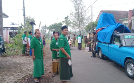 Gunakan Sumbangan Swadaya, PAC GP Ansor Binakal Bondowoso Berbagi Takjil