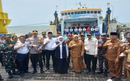 Gubernur Jatim bersama Bupati Situbondo Lepas Ribuan Pemudik Gratis di Pelabuhan Jangkar