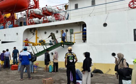 Pelabuhan Tanjungwangi Banyuwangi Dipadati Pemudik Tujuan Sapeken Madura