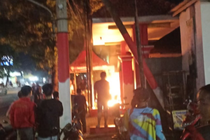 Apes, Warung Kopi Milik Lansia di Situbondo Terbakar