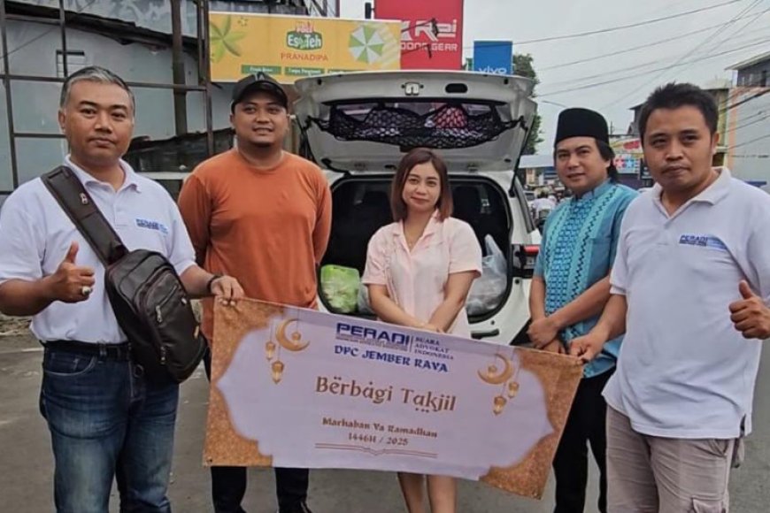 DPC Peradi Jember, Tebar Ratusan Takjil di Jalan Karimata