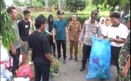 Kecamatan Situbondo Kampanyekan Tukar Sampah Botol Plastik di Hari Bumi