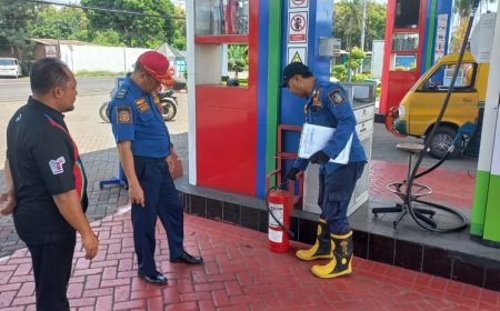 Damkarmat Banyuwangi Cek Ketersediaan APAR di SPBU Banyuwangi, Masih Banyak yang Belum SNI