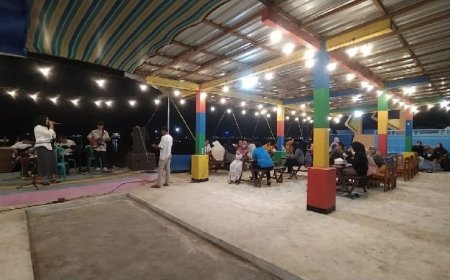 Kondisi Ekonomi Terpuruk, Warga Kamal Sulap Pelabuhan Jadi Sentra Kuliner