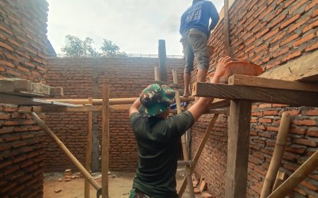 Tinggal di Rumah Nyaris Roboh, Sahri Tukang Becak di Jember Dapat Bantuan Renovasi Rumah dari TNI