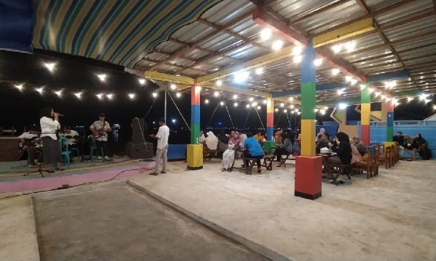 Kondisi Ekonomi Terpuruk, Warga Kamal Sulap Pelabuhan Jadi Sentra Kuliner