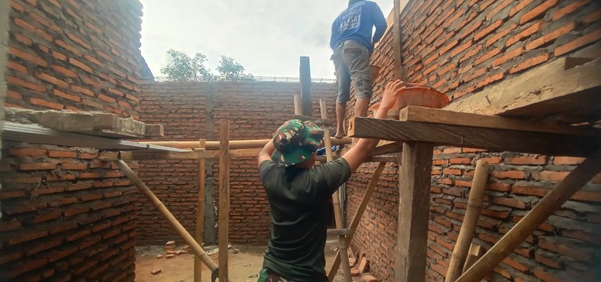 Tinggal di Rumah Nyaris Roboh, Sahri Tukang Becak di Jember Dapat Bantuan Renovasi Rumah dari TNI