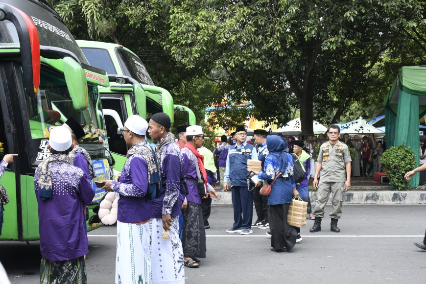 Jamaah Haji Bondowoso Dilepas Menuju Tanah Suci, Total 621 Orang Berangkat Tahun Ini