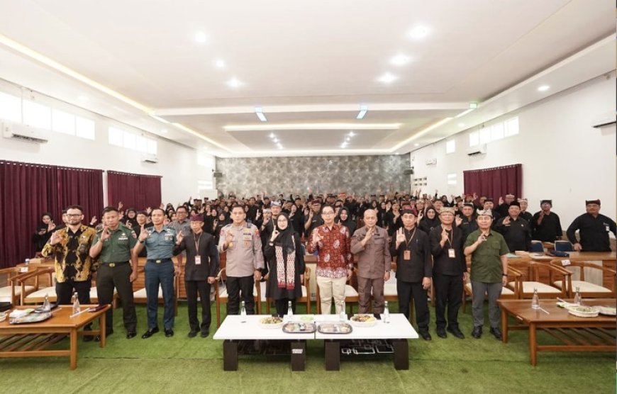 Pemkab Banyuwangi Deklarasi SPMB 2025/2026 Bersih, Bupati Ipuk Fiestiandani Minta Semua Anak Harus Sekolah