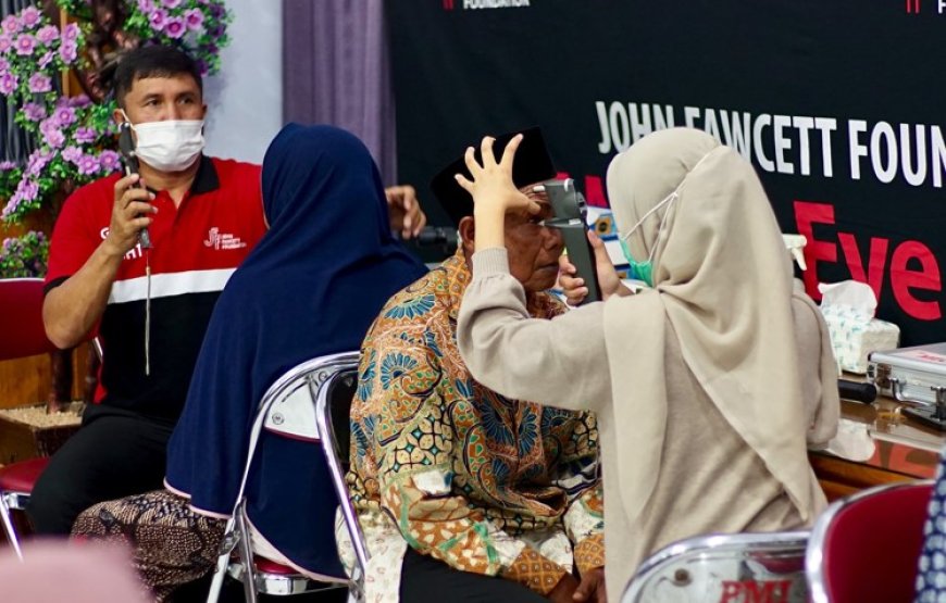 Banyuwangi bersama John Fawcett Foundation Kembali Gelar Operasi Katarak Gratis, Ratusan Warga Daftar