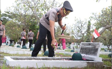 Jelang HUT Bhayangkara ke 79, Jajaran Polresta Banyuwangi Ziarah dan Tabur Bunga Kenang Jasa Pahlawan di TMP Wisma Raga Satria