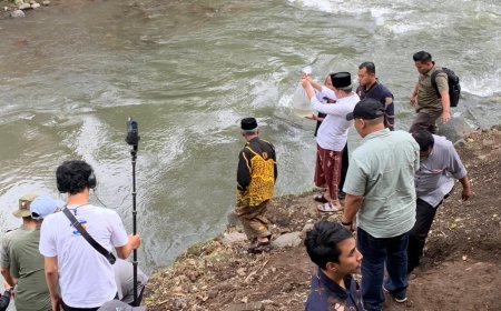 Jaga Ekosistem Sungai, Bupati Jember Tebar Ribuan Benih Ikan di Silo