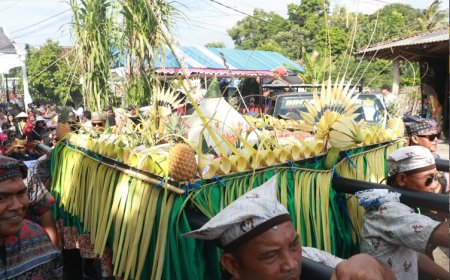 Beragam Tumpeng Hasil Pertanian Disuguhkan di Tradisi Takir Sewu Banyuwangi