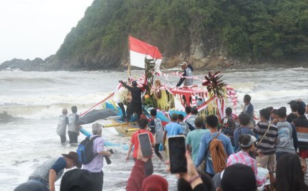 Petik Laut Lampon, Ritual Turun-temurun di Banyuwangi sebagai Ungkapan Syukur Nelayan