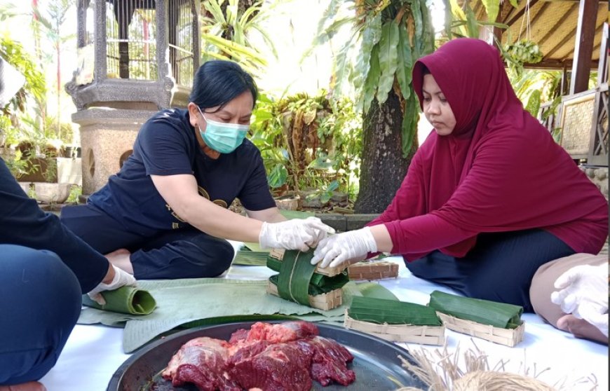 Spesial Idul Adha, Banyuwangi Berbagi Salurkan Sedekah Daging ke Warga Miskin