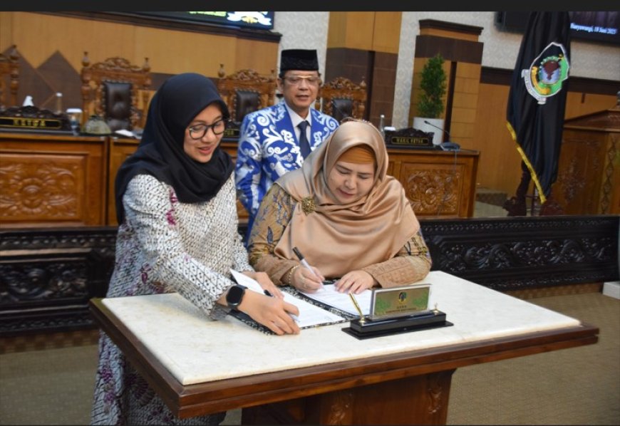 DPRD Banyuwangi dan Bupati Ipuk Fiestiandani Tandatangani Kesepakatan Perubahan KUA-PPAS APBD Tahun 2025