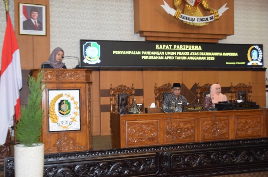 Enam Fraksi DPRD Banyuwangi Sampaikan Pandangan Umum Atas Raperda Perubahan APBD Tahun 2025