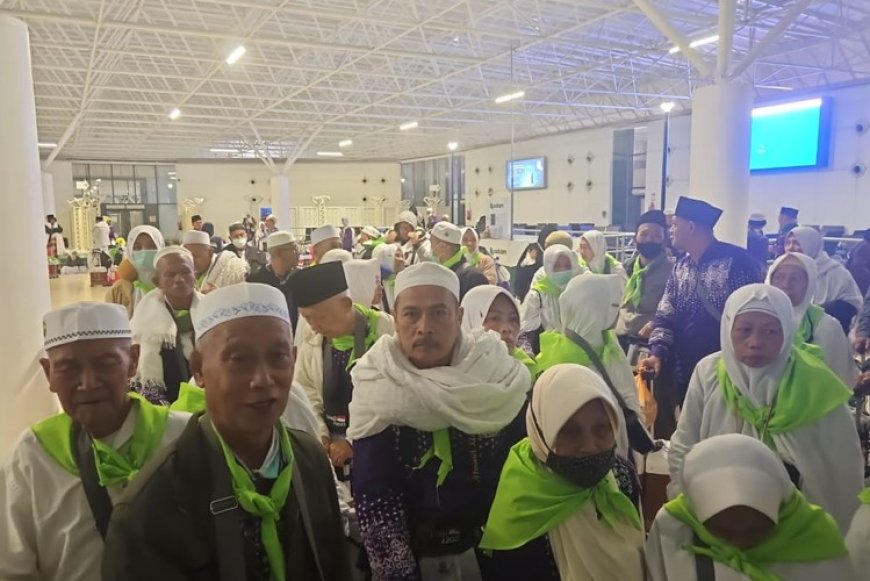 Demi Keselamatan Operasional Penerbangan, Kepulangan Jemaah Haji Asal Banyuwangi Kloter 43 dan 44 Ditunda