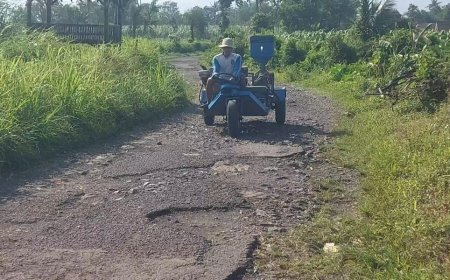 Jalan Rusak di Perbatasan Koncer–Sumber Salam Sering Memakan Korban, Warga Desak Pemkab Bondowoso Lakukan Perbaikan