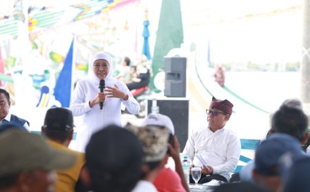 Gubernur Jatim Khofifah Dialog dan Salurkan Bantuan untuk Ratusan Nelayan Muncar Banyuwangi