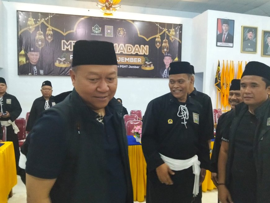Dansat Brimob Polda Jatim, Pantau Langsung Pengesahan Warga Baru SH Terate