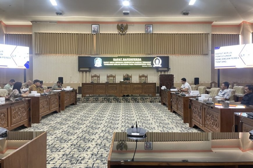 Bapemperda DPRD Banyuwangi Raker Bahas Pengajuan Raperda di Luar Propemperda Tahun 2025