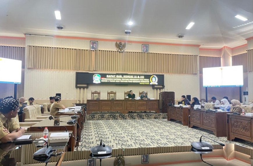 Pansus Gabungan Komisi II dan III DPRD Banyuwangi Finalisasi Pembahasan Raperda Perubahan Perda PDRD
