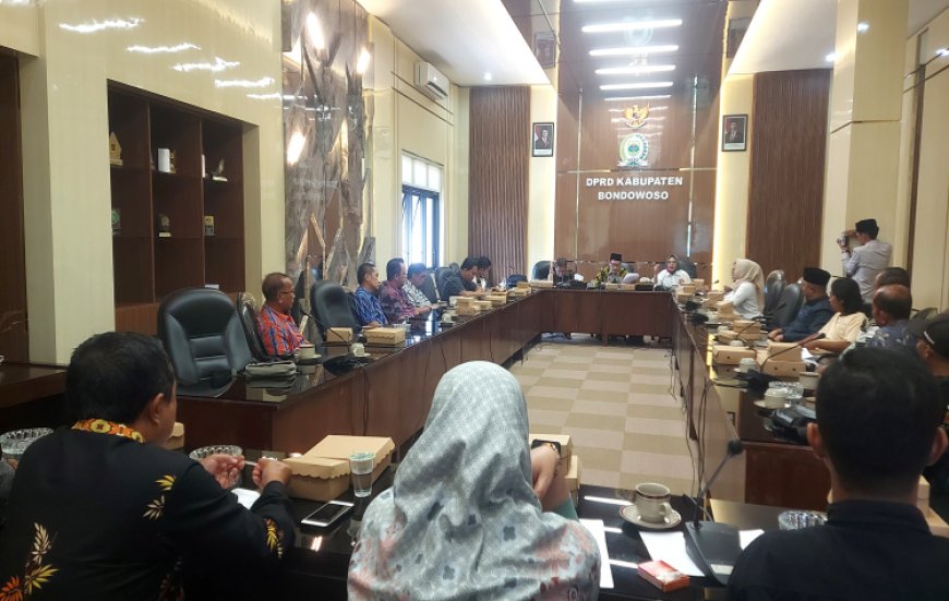 Sengkarut Pemdes Padasan, BPD dan Tomas Audiensi ke DPRD Bondowoso, Minta Solusi Konkret