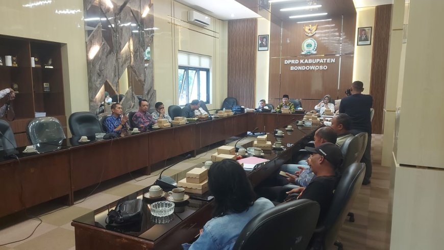 UMKM Lumpuh dan Pembangunan Mandek, Warga Desa Padasan Jadi Korban Persoalan Pemdes