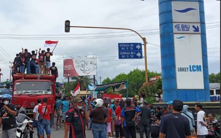 Akses Pelabuhan Penyeberangan Ketapang Banyuwangi kembali Tersendat, Ratusan Sopir Angkutan Logistik Demo