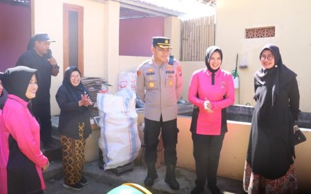 Pilah Sampah dari Sumbernya, Bhayangkari Polresta Banyuwangi Kalaborasi bersama Dinas Lingkungan Hidup Luncurkan Bank Sampah