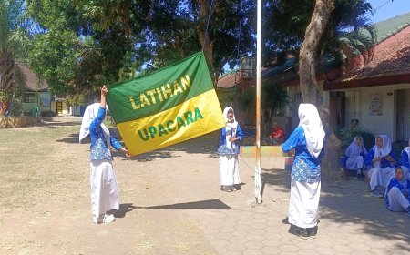 SMPN 1 Pujer Didik Generasi Tangguh Lewat Lomba Pengibaran Bendera