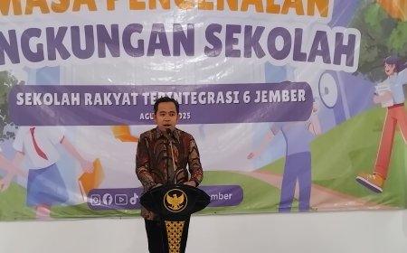 Fawait dan Syair Syaikh Burhanuddin Menggema di Hati Wali Murid Sekolah Rakyat Jember