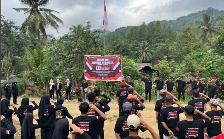 Dorongan Semangat Soni T Danaparamitha, Di Tengah Keterbatasan Warga Dusun Mbaung Desa Barurejo Banyuwangi Tetap Gelar Upacara HUT Kemerdekaan RI