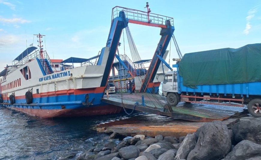 ASDP Cabang Ketapang Pasang Stiker dan Batasi Tiket Penyeberangan Kendaraan Berat