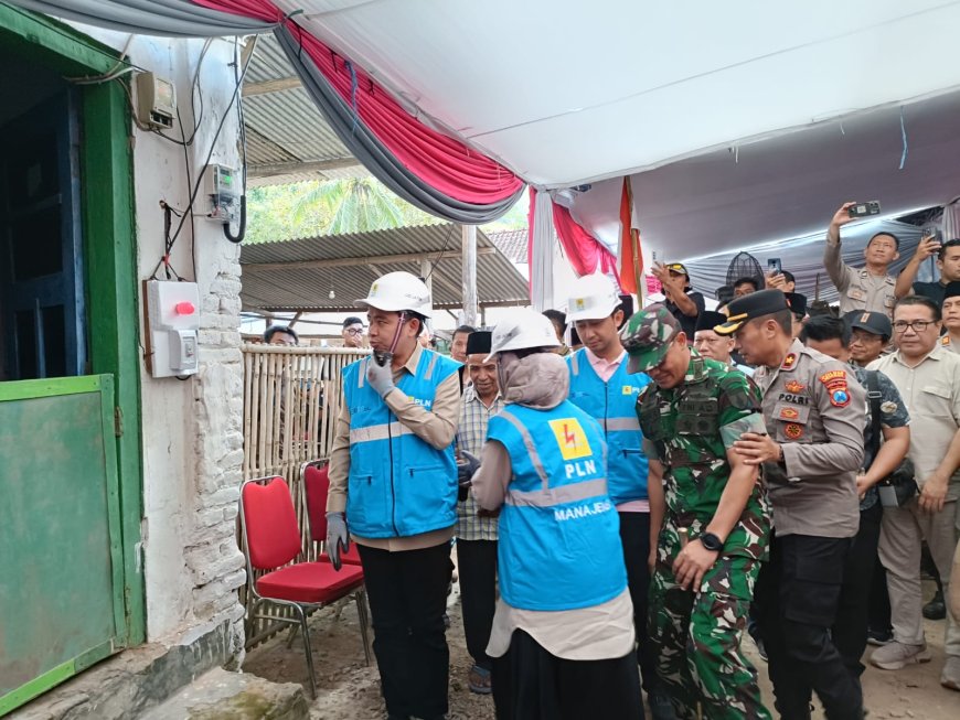 350 KK di Bandealit Jember Akhirnya Nikmati Listrik, Diresmikan Bupati Fawait Jelang HUT ke-80 RI